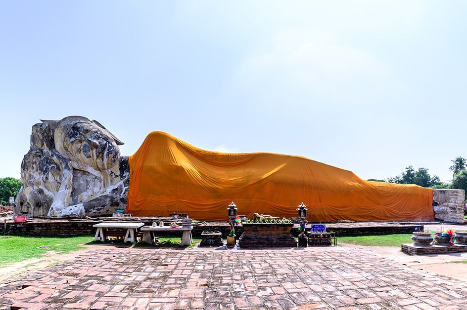 全長28mの巨大寝釈迦仏が見どころ！「ワット・ロカヤ・スターラーム」（イメージ）