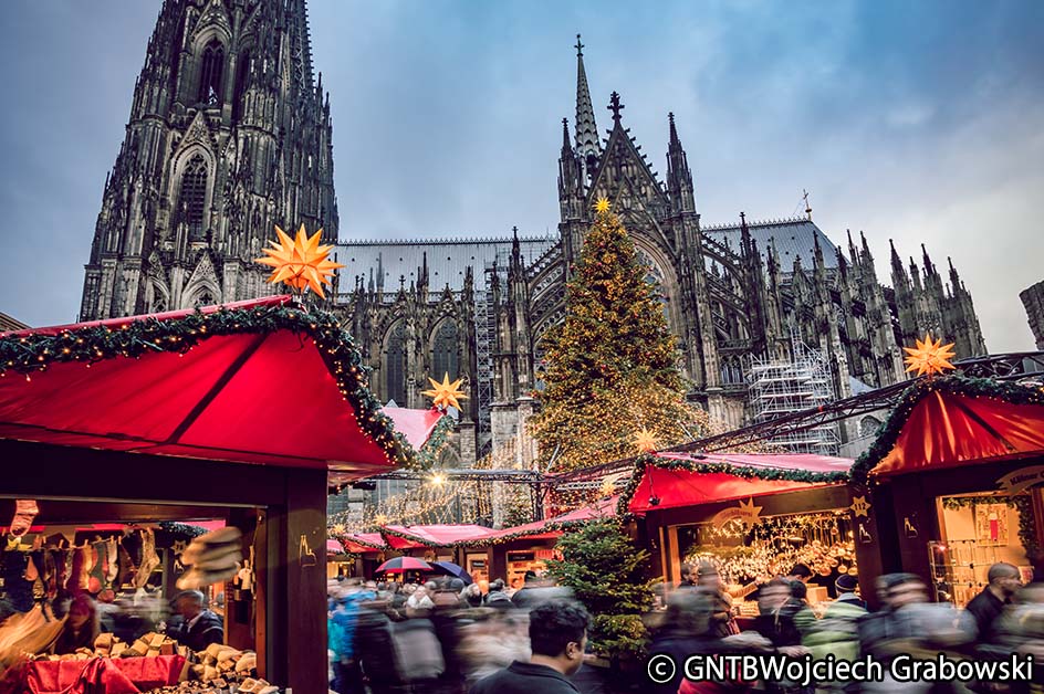 世界遺産ケルン大聖堂とクリスマスマーケット（イメージ）