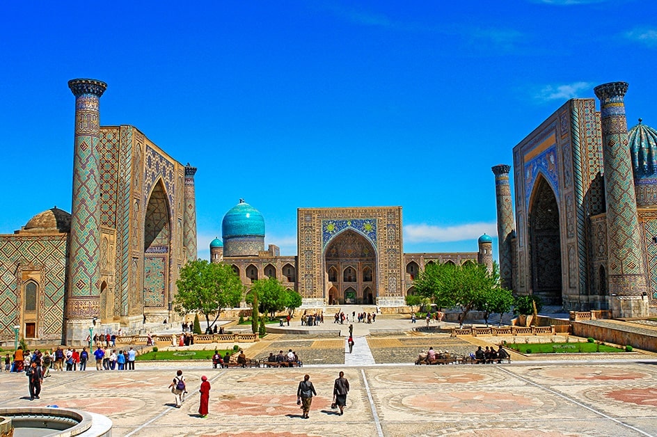 レギスタン広場（サマルカンド）（イメージ）