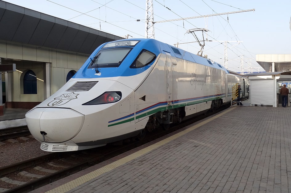 特急列車（タシケント→ブラハ間）（イメージ）